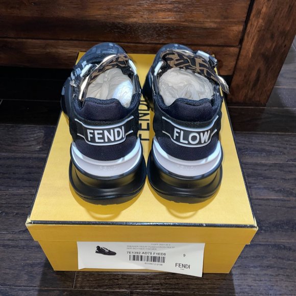 Fendi Flow - Picture 4 of 5